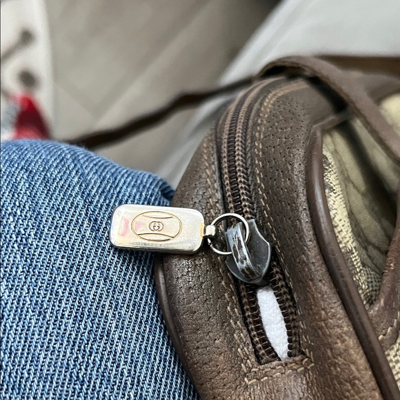 Gucci Beige and Brown Shoulder Bag with Card Holder - Picture 2 of 15